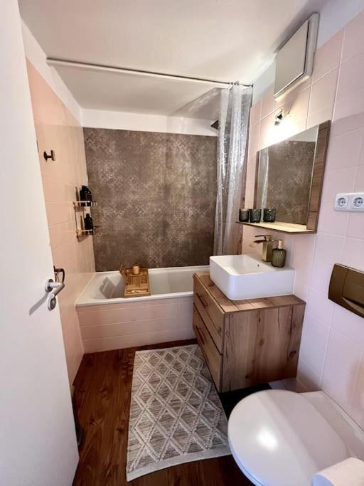 Bali Home Stylische Wohnung Mit Terrasse Schönefeld Εξωτερικό φωτογραφία